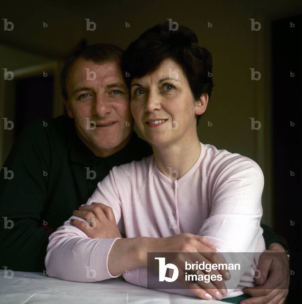 Chelsea manager Tommy Docherty at home with his wifeMay 1967 (photo)