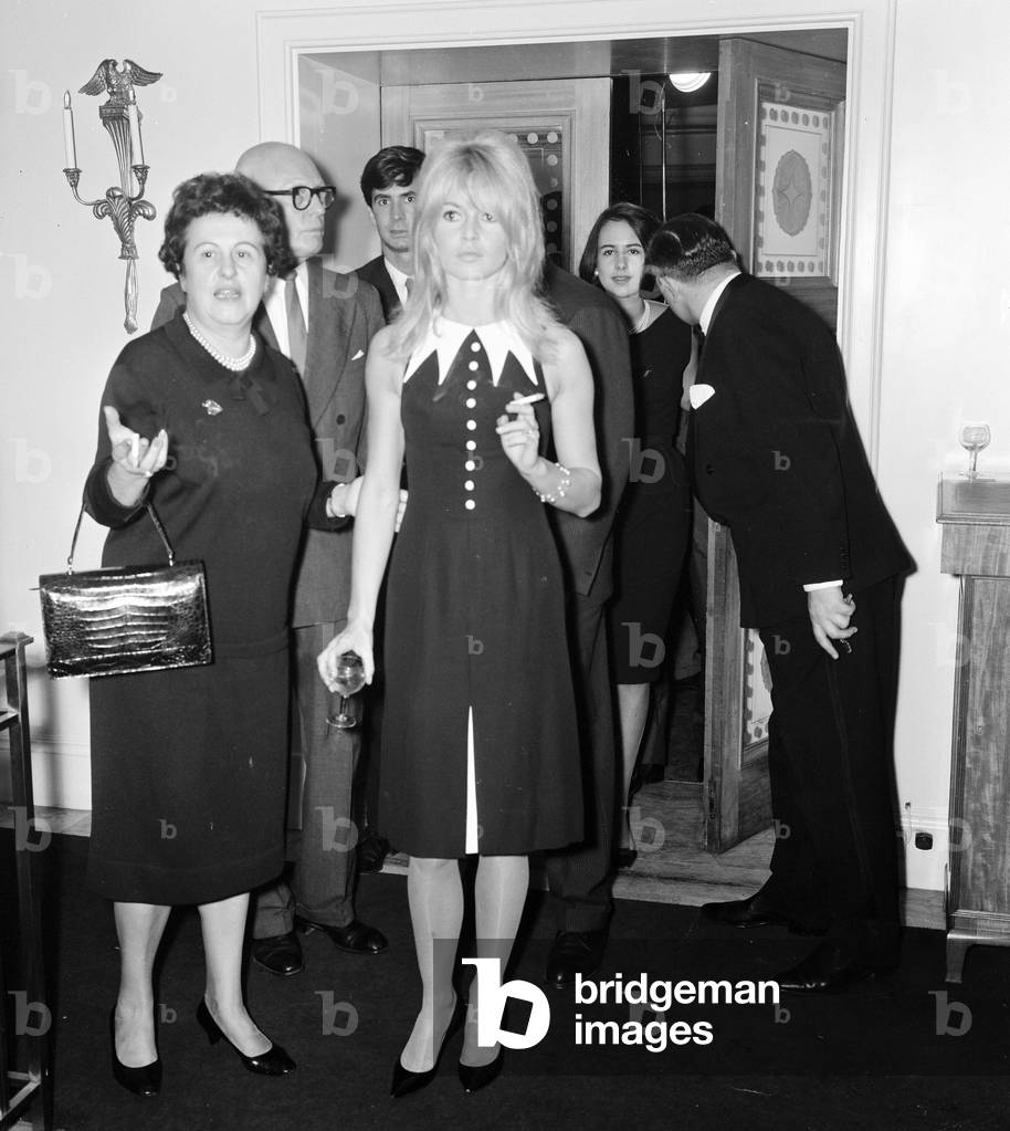 Brigitte Bardot & Antony Perkins at press conference, London 1963 (b/w photo)