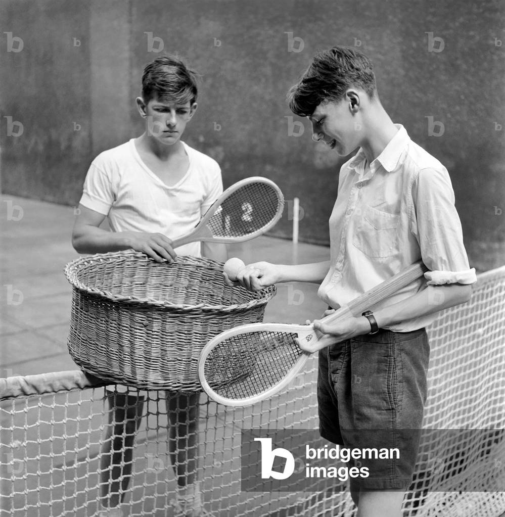 Sport: Real Tennis: Before Wimbledon and during the reign of Henry VIII Real Tennis was invented. The game similar to tennis is played on an indoor court, 1960 (b/w photo)