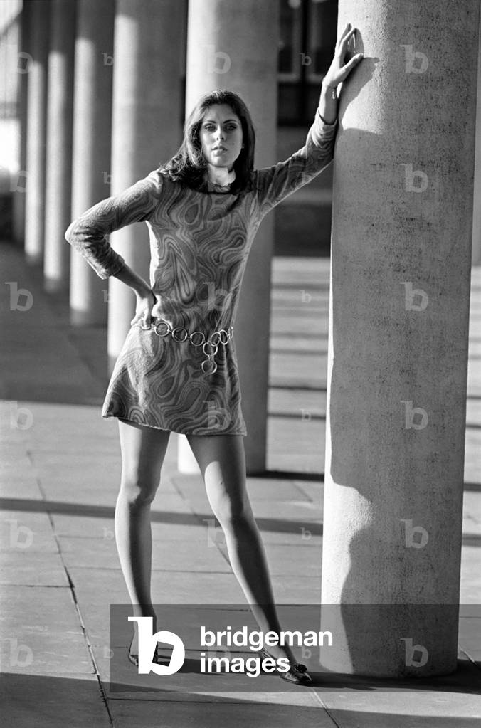 Actress Anne Irving posing for pictures, November 1969