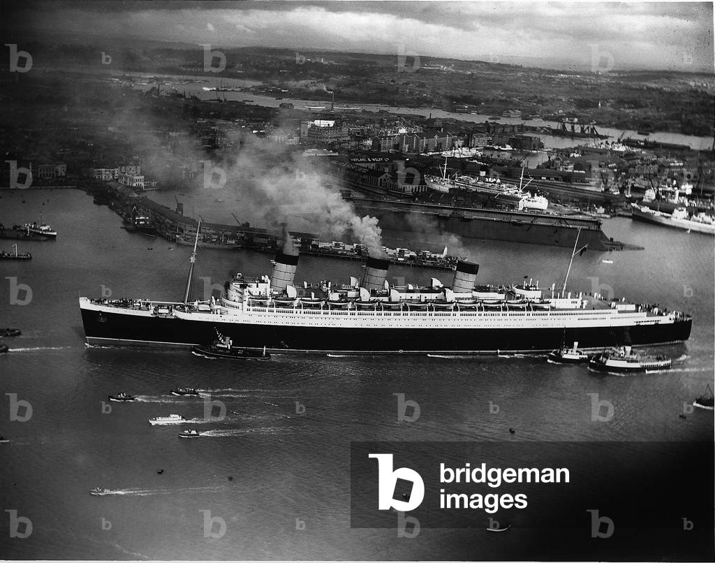 The liner Queen Mary on her maiden voyage, 27 May 1936 (b/w photo)