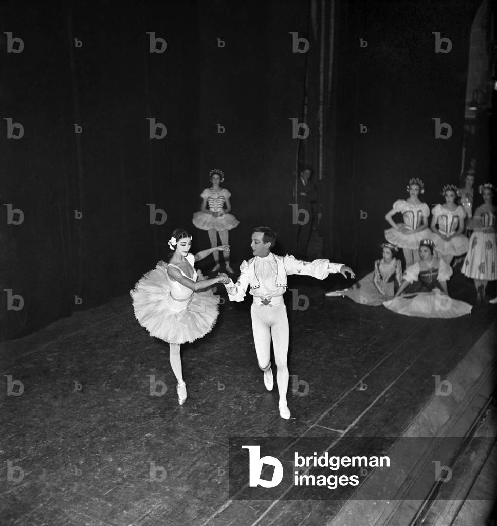 Ballet Dancers rehearsing for their tour of the Provinces. June 1950 O24348