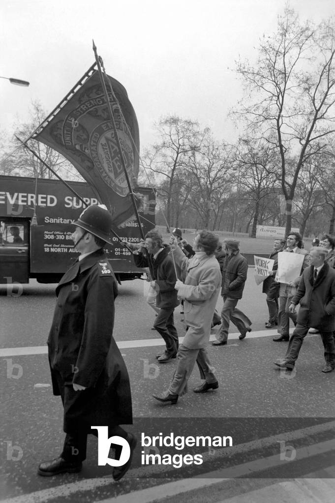 Cars workers from all the major automotive manufacturers marched in London to demonstrated against the loss of jobs to foreign factories, 6th March 1975 (b/w photo)