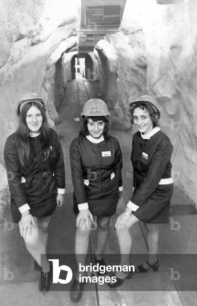 Girls at Cruachan Dam. The Cruachan Dam is a pumped-storage hydroelectric dam and power station in Argyll and Bute, Scotland. Circa 1965 (b/w photo)