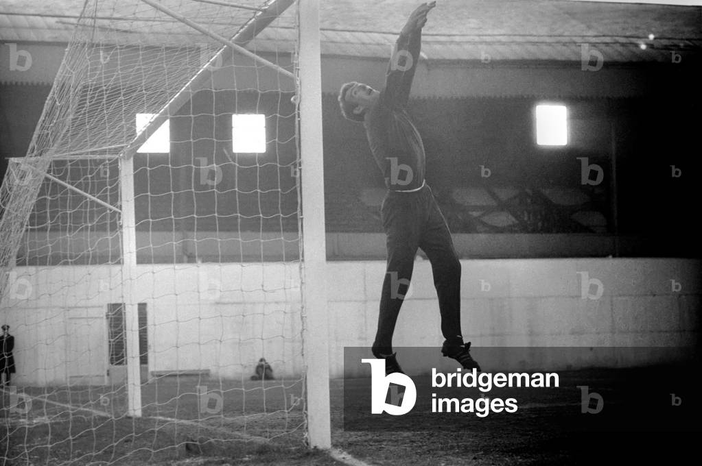 Sport. Football: Burnley v. Man United. November 1969 (photo)