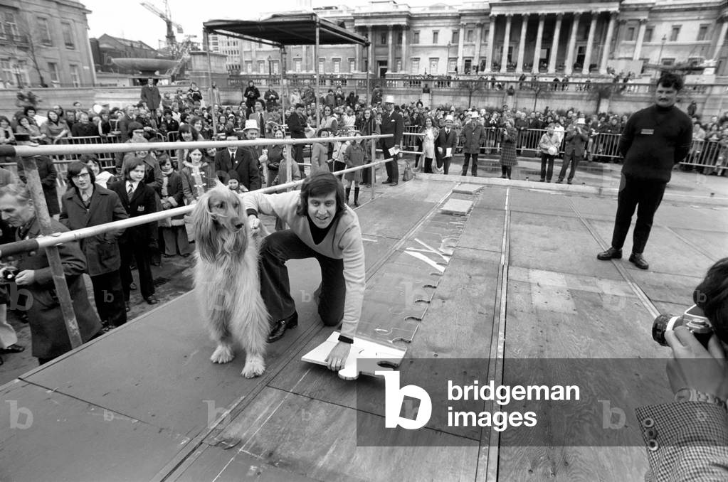 The NCH giant jig saw campaign in Trafalgar Square, March 1975 (b/w photo)
