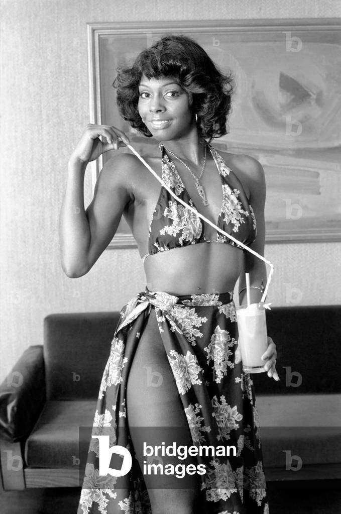 Bunny girl. Angie Chester (22), January 1975 (b/w photo)