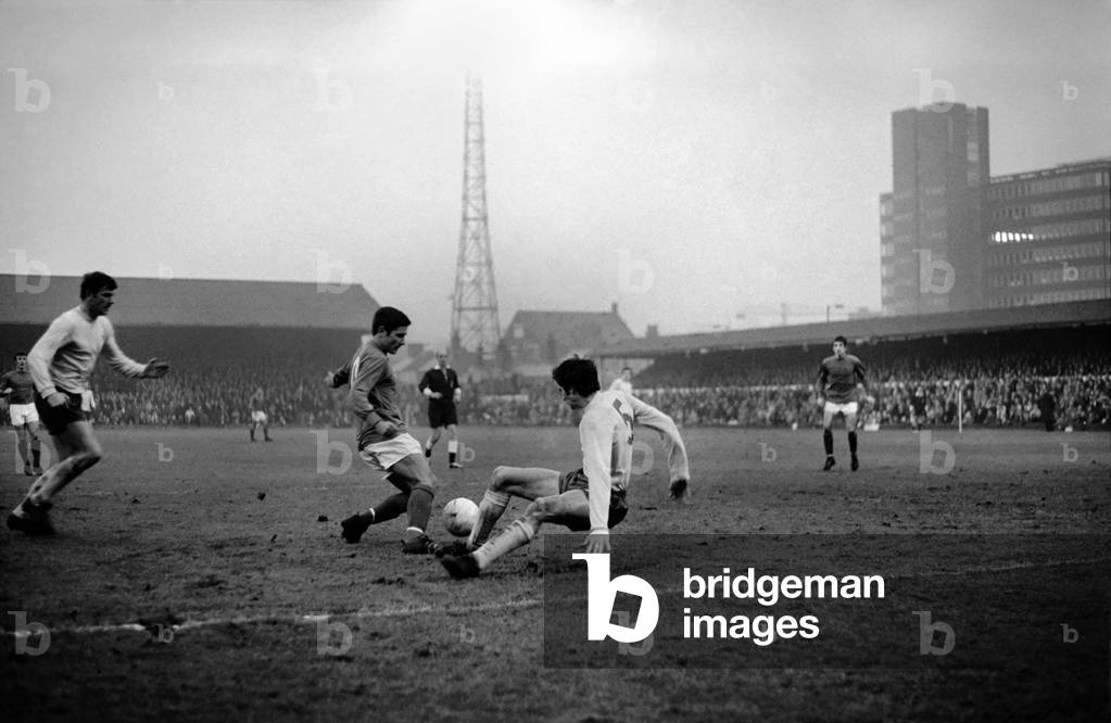 Viljoen tries to get a clear shot in. December 1969 (photo)