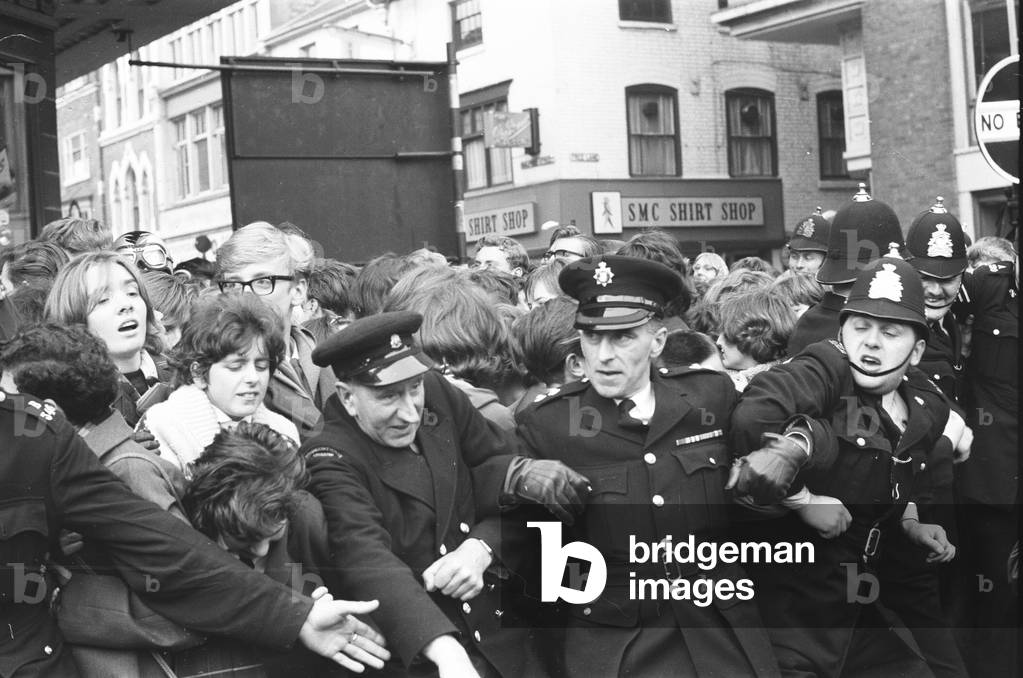 Beatlemania, crowds in Leicester, 20th October 1963.