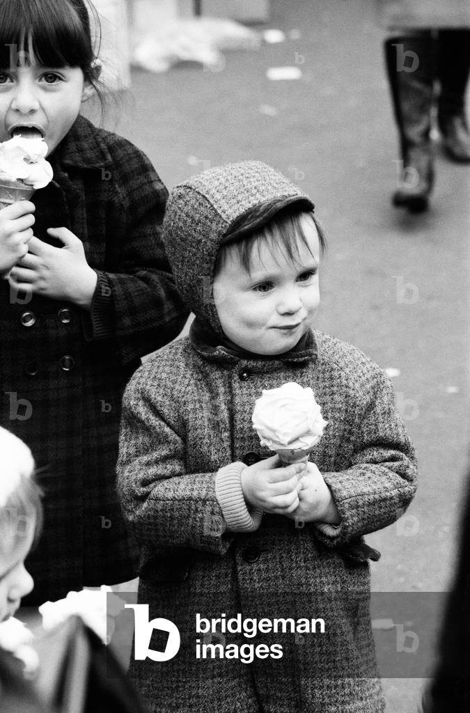 Jewish Cemetery, Glasgow, Scotland, 6th March 1971 (b/w photo)