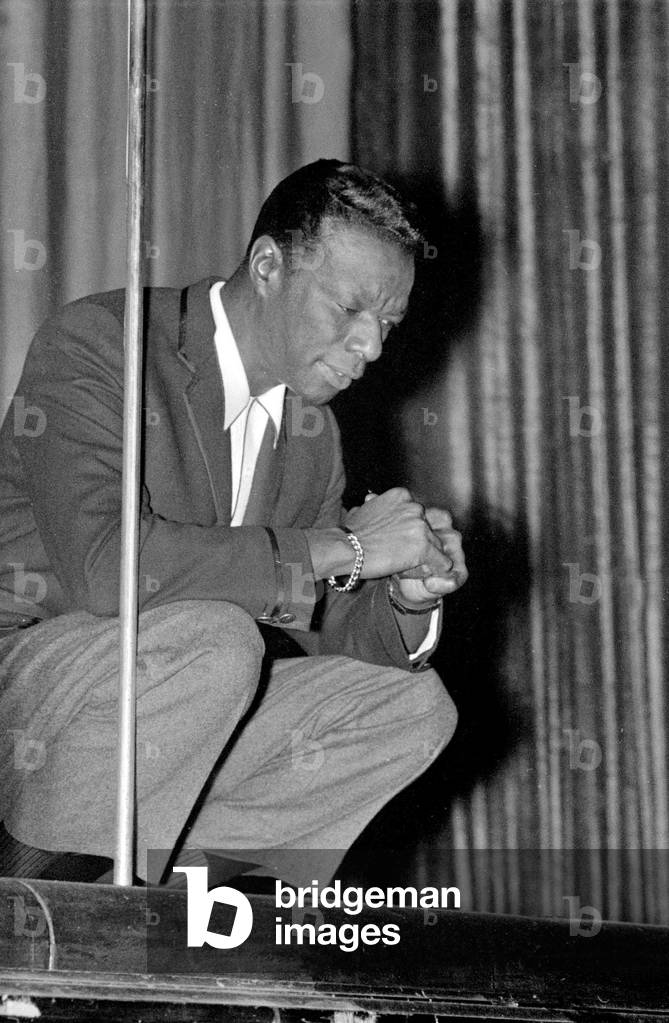 Nat 'King' Cole at the Royal command show in London, 16/05/1960 (b/w photo)
