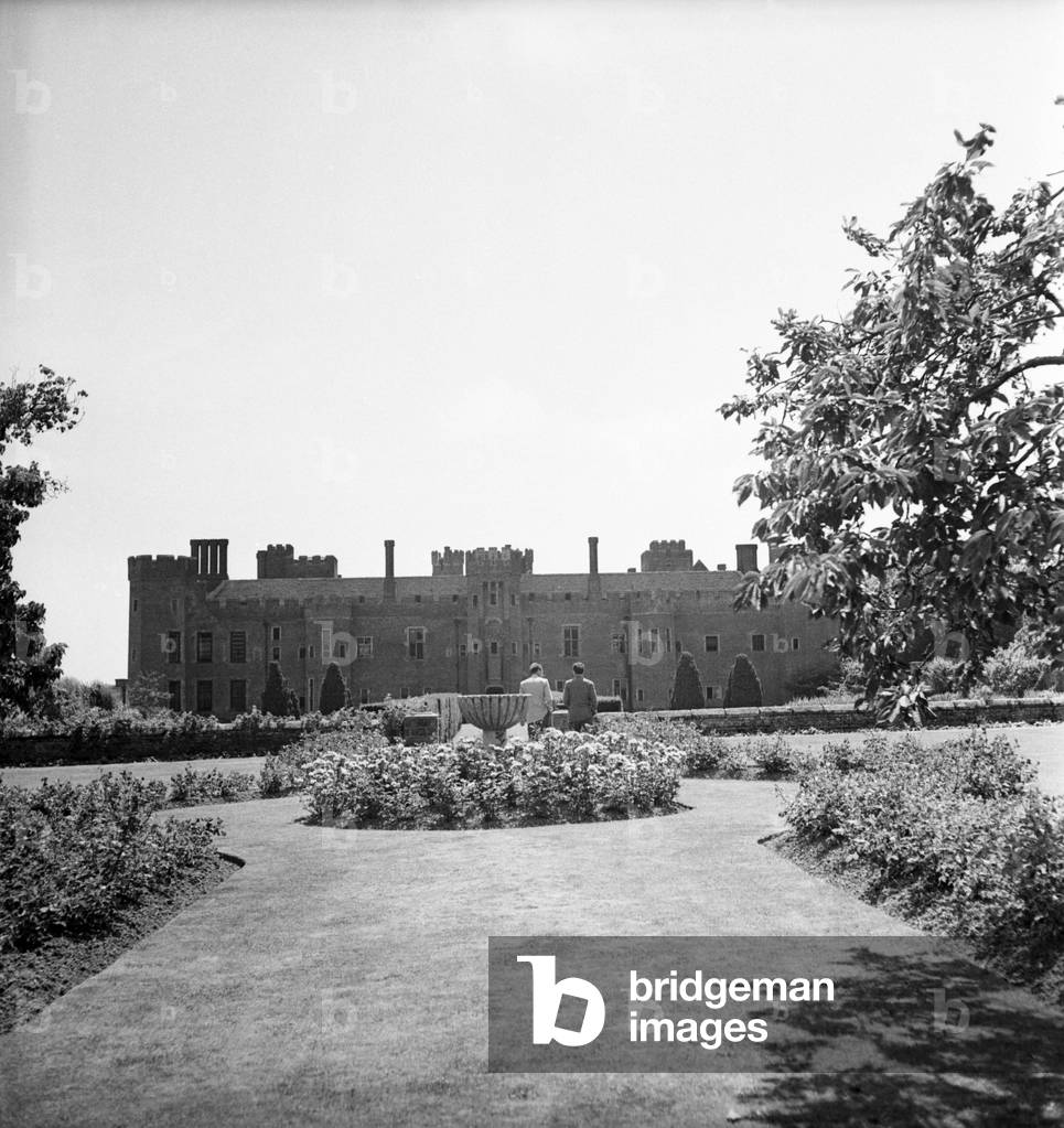 Herstmonceux Castle
The Royal Greenwich Observatory - the RGO - took possession of Herstmonceux Castle in 1948, when it moved from Greenwich in southeast London and converted the house and its grounds towards the study of the night sky. Our Picture Shows the exterior of the Castle and its gardens . July 1952 C3464-009
