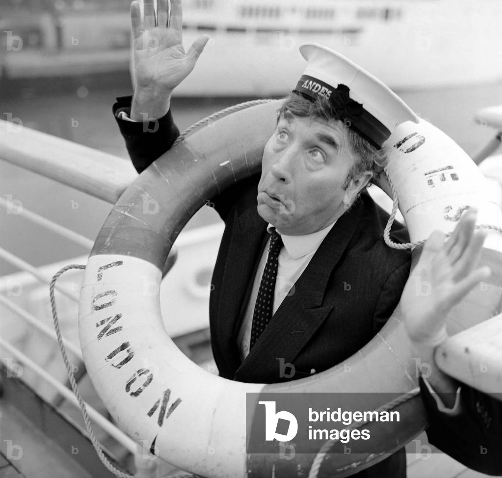 Frankie Howerd sailing into the sunshine for Christmas on Royal mail liner 