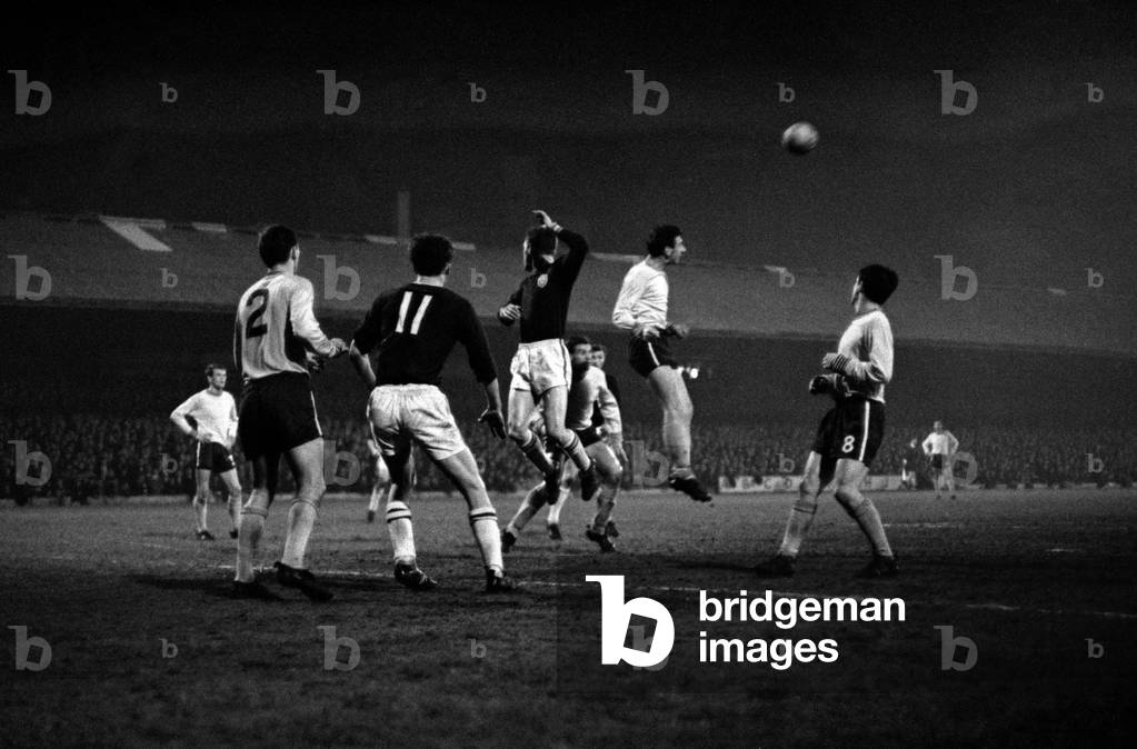 League Cup Final 1965. Leicester City v. Chelsea. Chelsea's Mortimore clears from a Leicester corner. April 5th 1965 (photo)