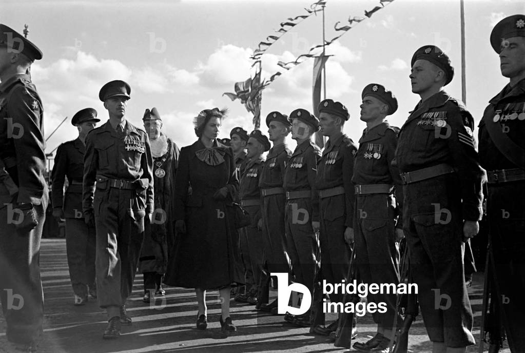 Princess Elizabeth tour of Devon and Cornwall, reviewing army soldiers. October 1949 
O20665-004