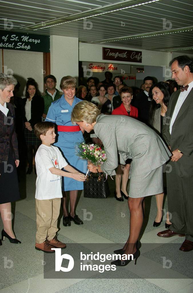 Princess Diana June 1997 Reciving flowers from a young boy at St.Marys hospital London
