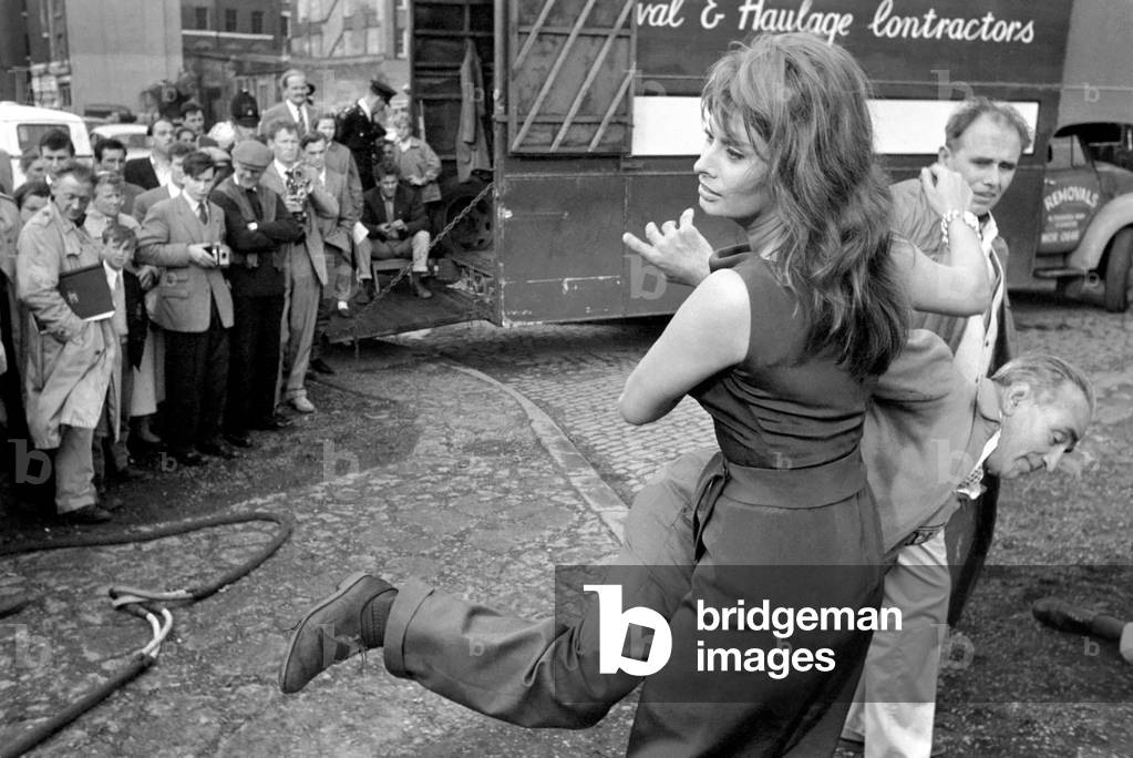 Sophia Loren filming 