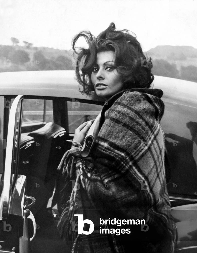 Italian actress Sophia Loren pictured arriving at Crumlin yesterday where she filmed scences for the film 'Arabesque' at the town's viaduct - 22nd Aug 1965