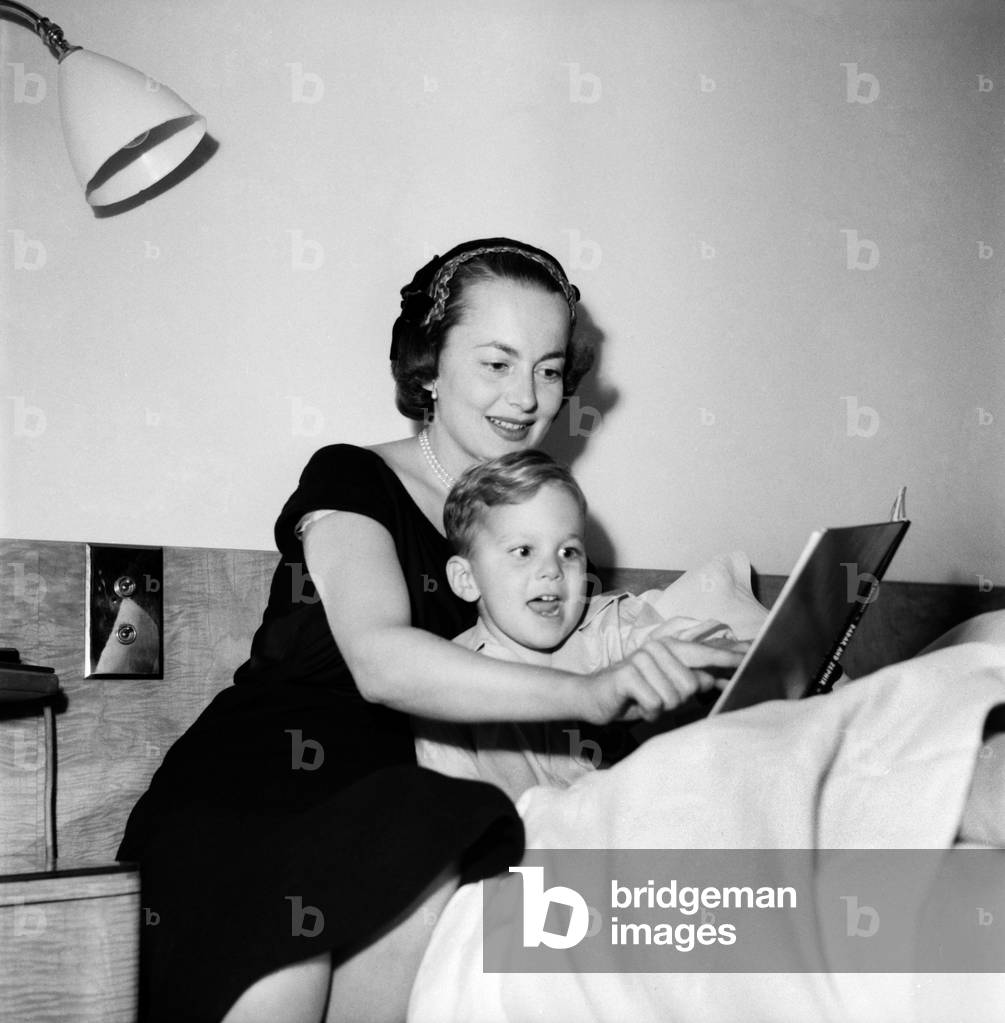 Olivia De Havilland seen here with her son. May 1953 D2326-003
