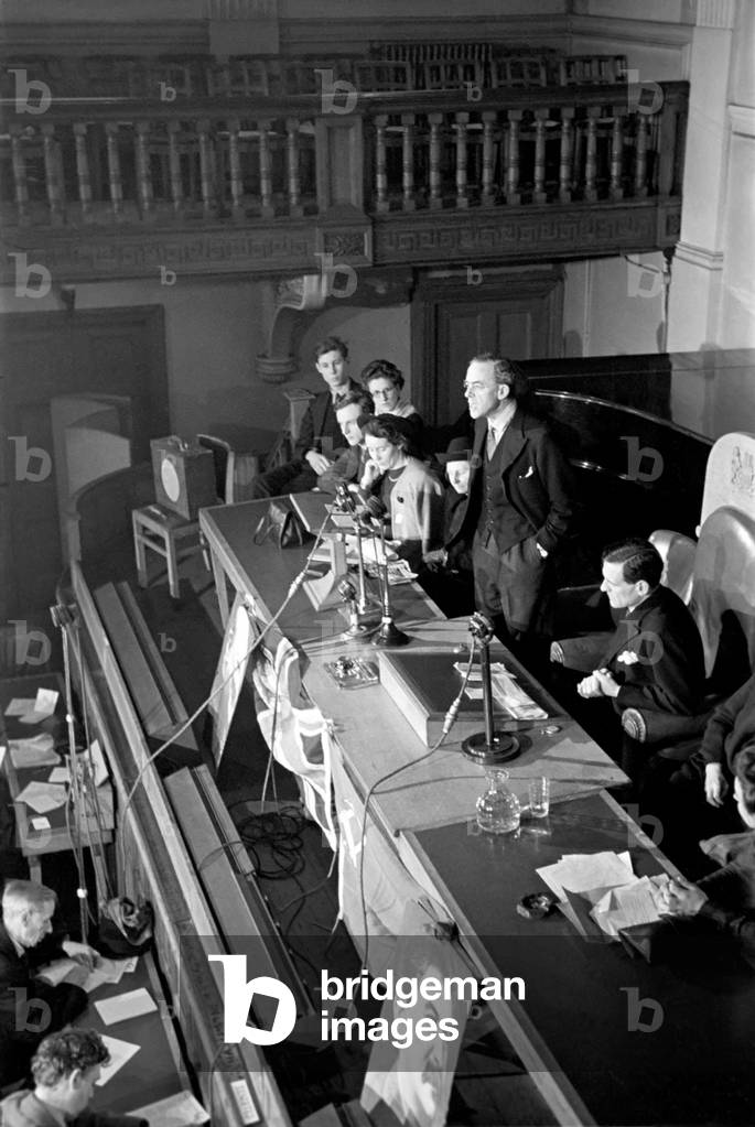 Sir Stafford Cripps Speaking at the Anglo-Soviet Youth meeting. March 1942 OL534