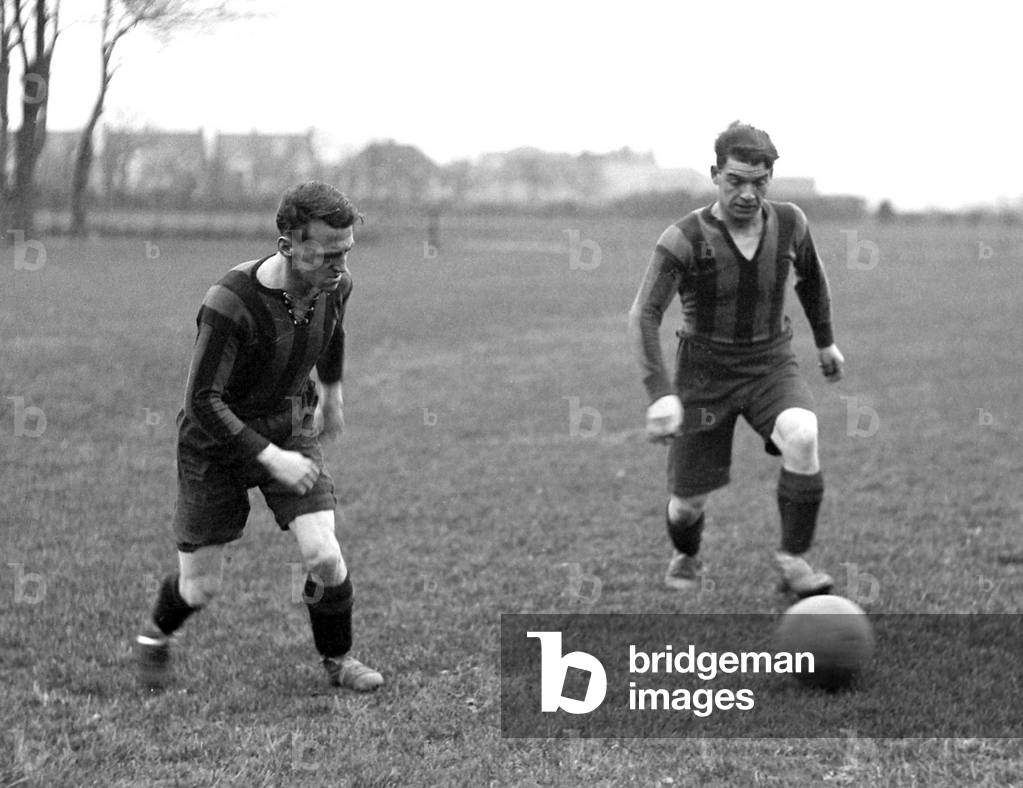 Margate Football Team. Two players practising. DM17169.F       
c.1927