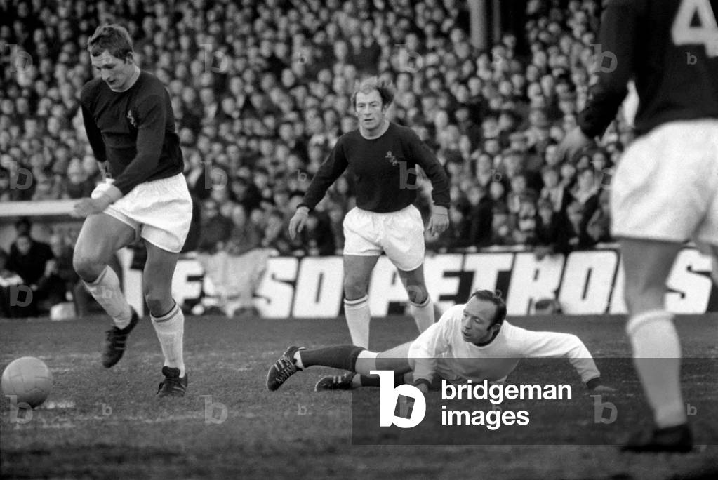 Burnley v. Manchester United. Nobby Stiles of MC United seen in action during his first game after two cartilage operations. December 1969 (photo)