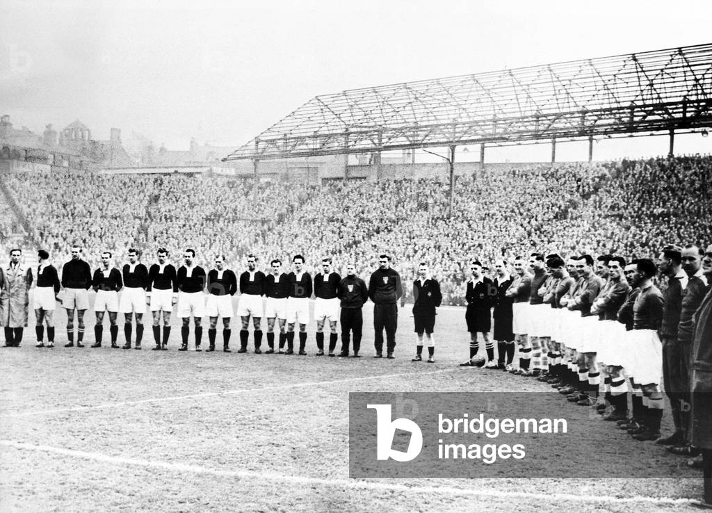 Friendly match between Birmingham City and the touring Sparta Prague team which the Blues won 3-1. October 1946 (photo)