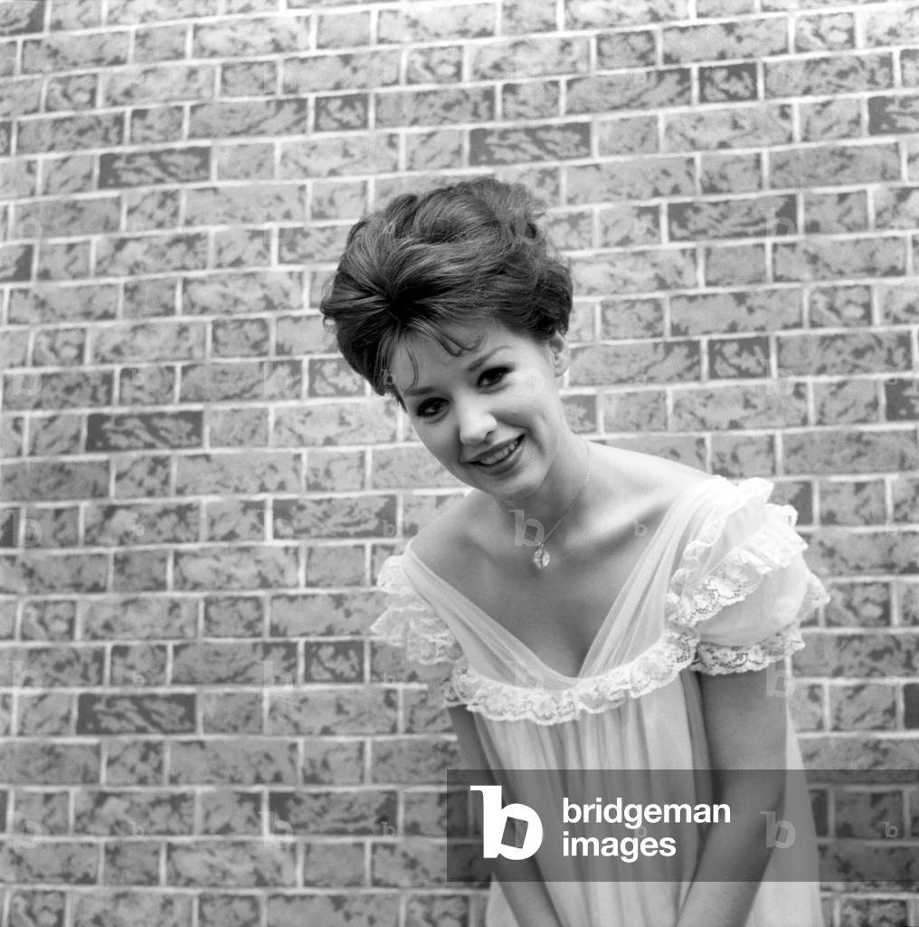 Pat Hamilton Glamour children/puppies. June 1960