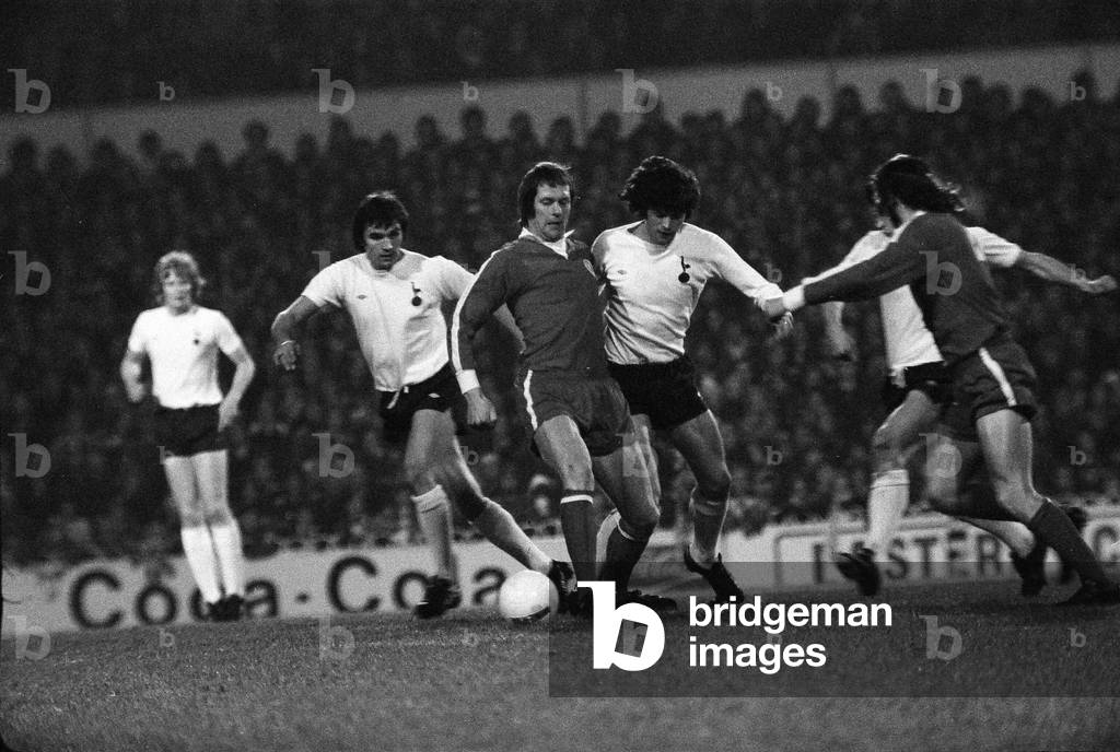 Tottenham Hotspur v Doncaster Rovers league cup quarter final match at White Hart Lane December 1975. Final score:Tottenham Hotspur 7-2 Doncaster Rovers (photo)