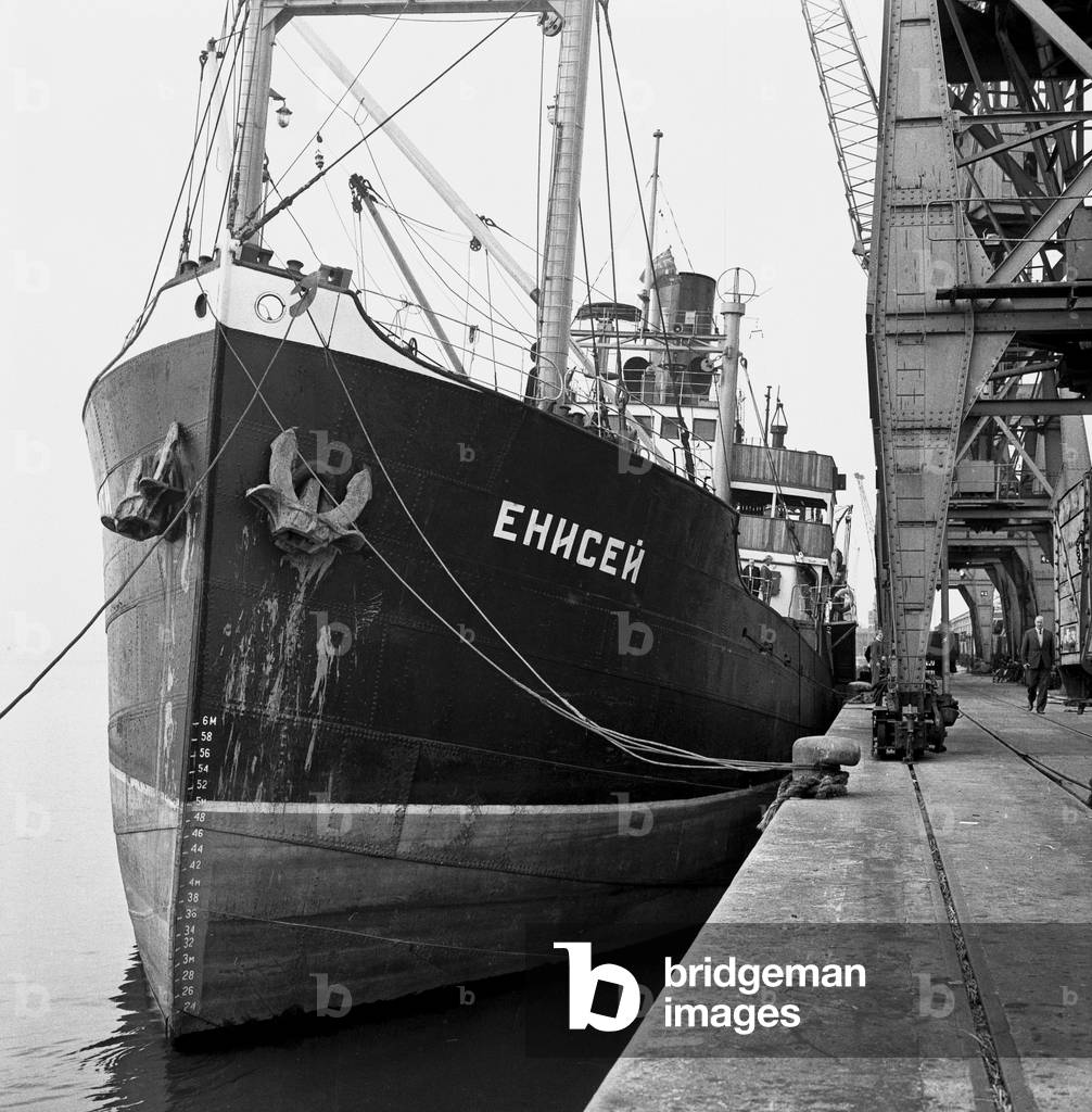 The Russian ship Enisei docked at Southampton. 12th October 1962 (b/w photo)