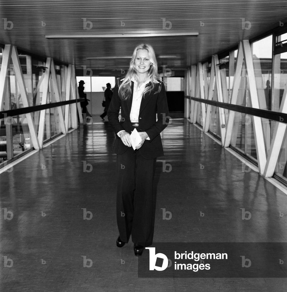 Miss World Anneline Kriel of South Africa at Heathrow airport, January 1975