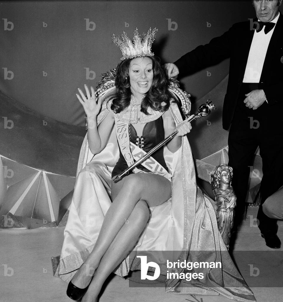 Lucia Tavares Petterle of Brazil celebrates as she wins the Miss World beauty contest at the Royal Albert Hall in London, 10th November 1971 (b/w photo)