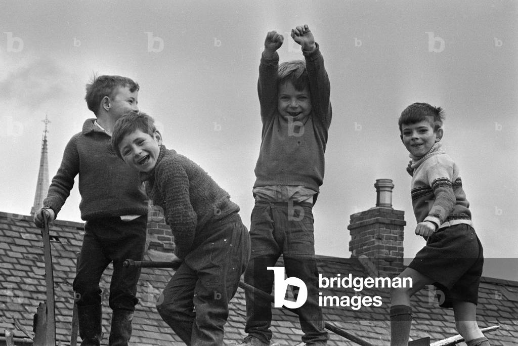 Children who live in no man's land, Belfast, March 1971 (b/w photo)