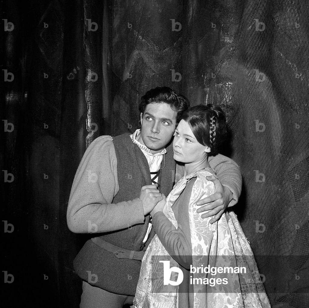 Romeo and Juliet, Judi Dench as Juliet and John Stride as Romeo at the Old Vic, October 1960 (b/w photo)