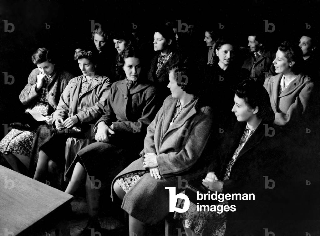 University College Hospital. Miss Neilson, Mothers to be. Ante Natal Clinic - waiting to see the Doctor. October 1943