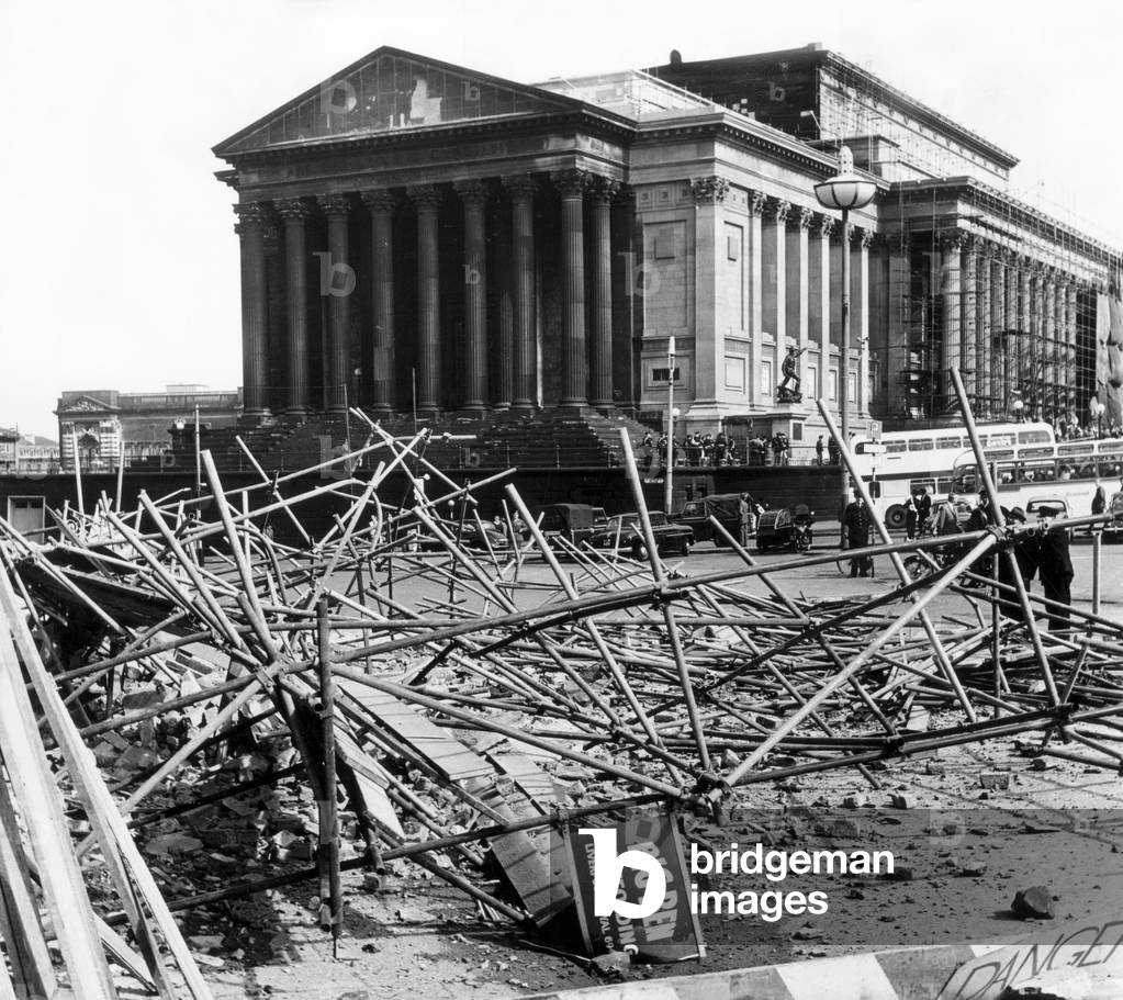 St George's Hall, St George's Place, Lime Street, Liverpool, Merseyside, July 1964 (b/w photo)