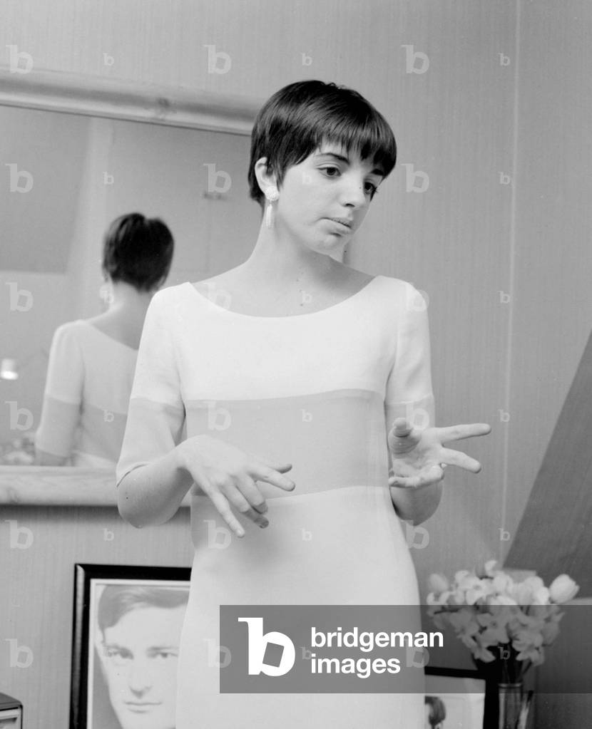 Judy Garlands daughter Lisa Minnelli age 20 pictured her at her Chelsea flat in the Kings Road, May 1966