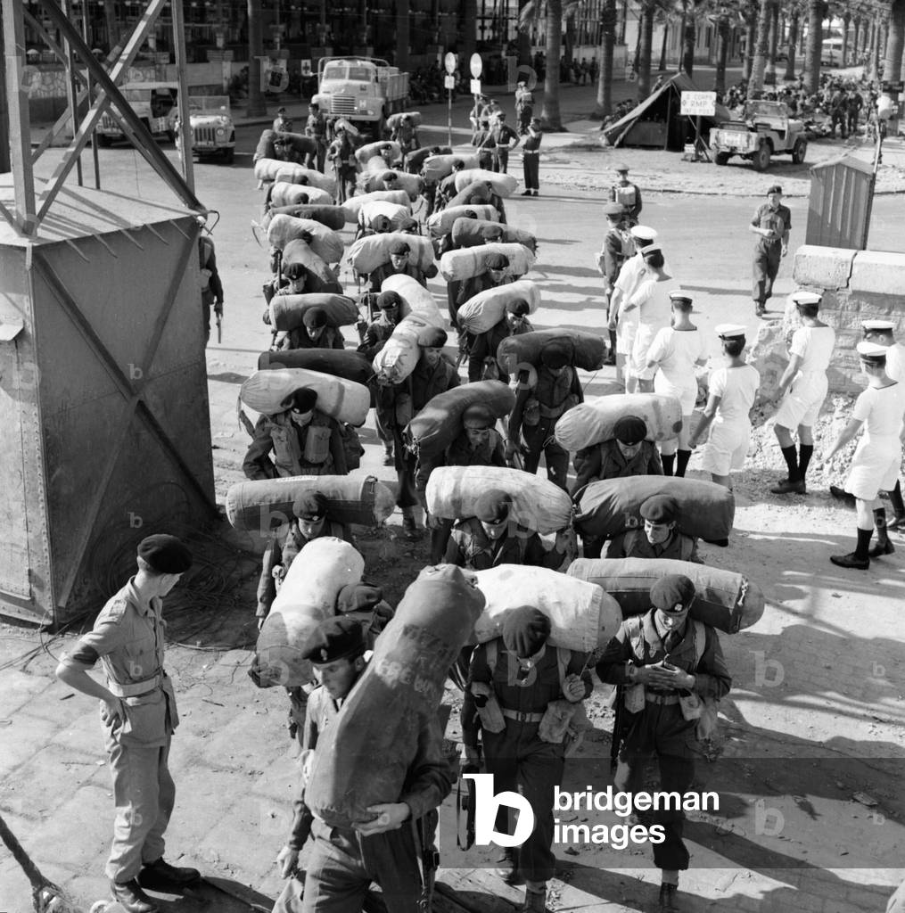 Suez Crisis 1956. 850 soldiers of the 1st Bt Royal Fussiliers preparing to embark on the troop ship Dilwara which took 2000 British troops out of Egypt