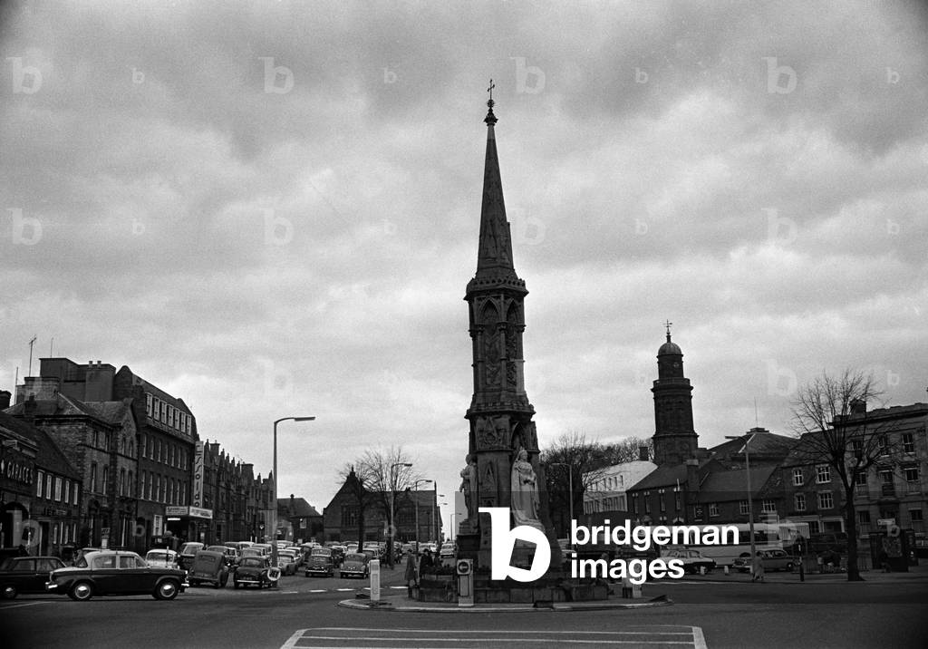 Banbury Cross, Banbury, Oxfordshire. 9th March 1966 (b/w photo)