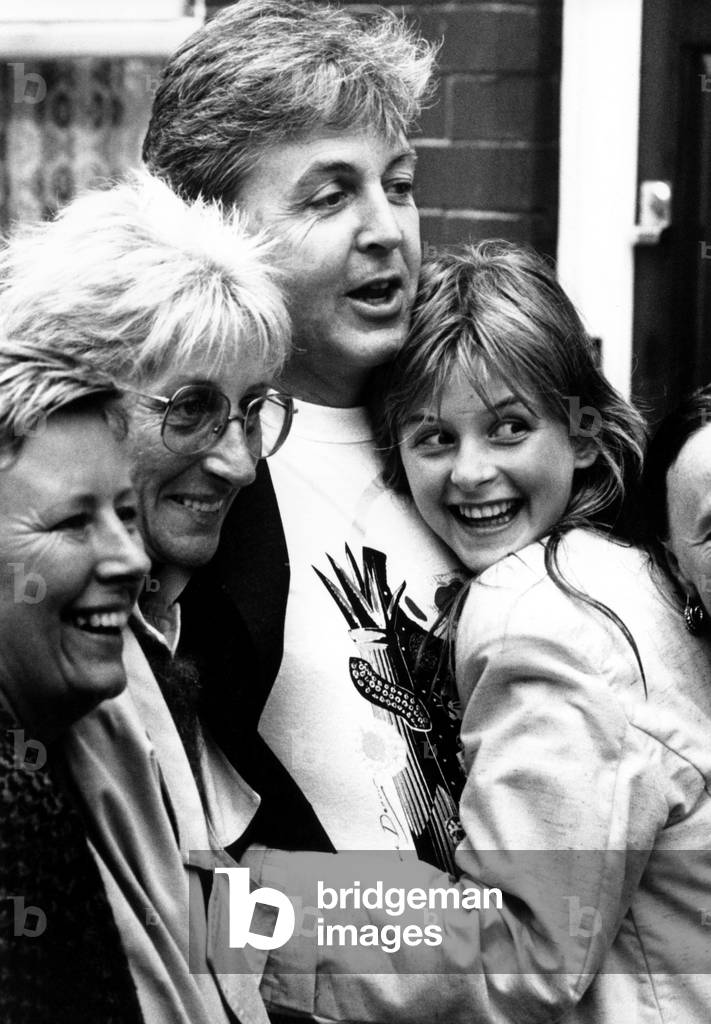 Paul McCartney in Liverpool to film a special episode of the TV sit-com Bread. 4th July 1988.