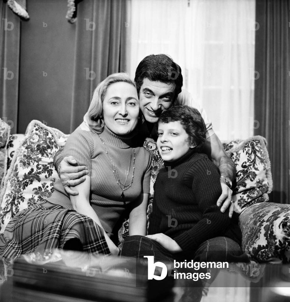 Singer Frankie Vaughan and family, 26th February 1975 (b/w photo)