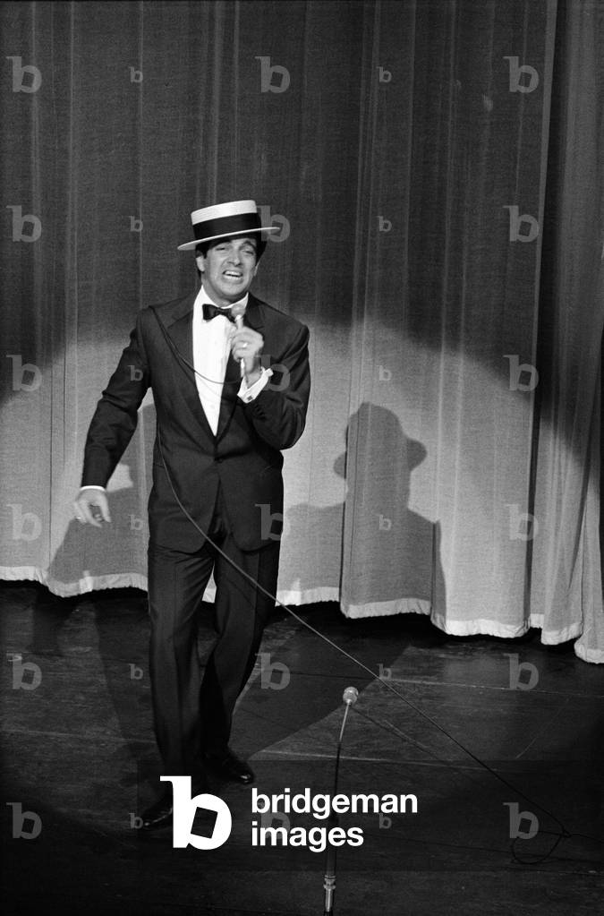 Rehearsals for the Royal Variety Performance. Frankie Vaughan. 6th November 1961 (b/w photo)