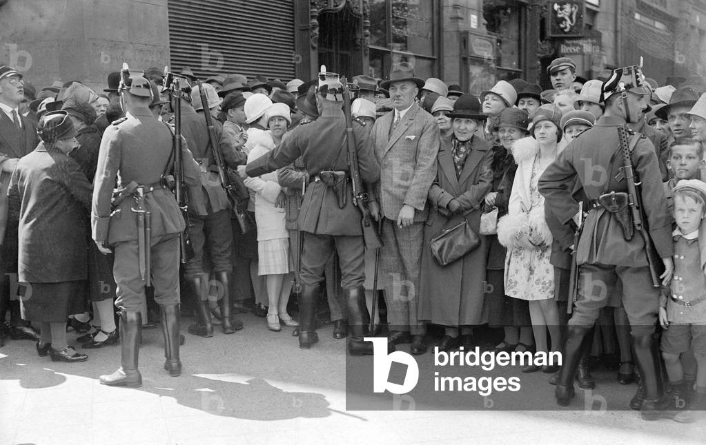 About 80 000 members of the World War One veterans paramilitary group 