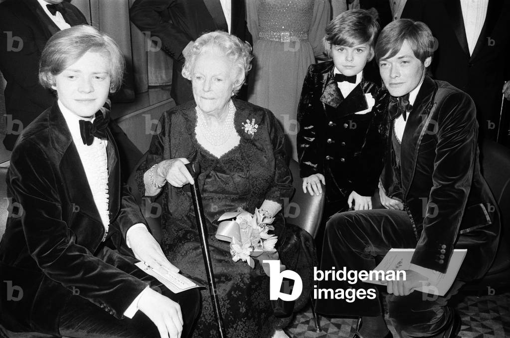 Lady Churchill and the cast of 