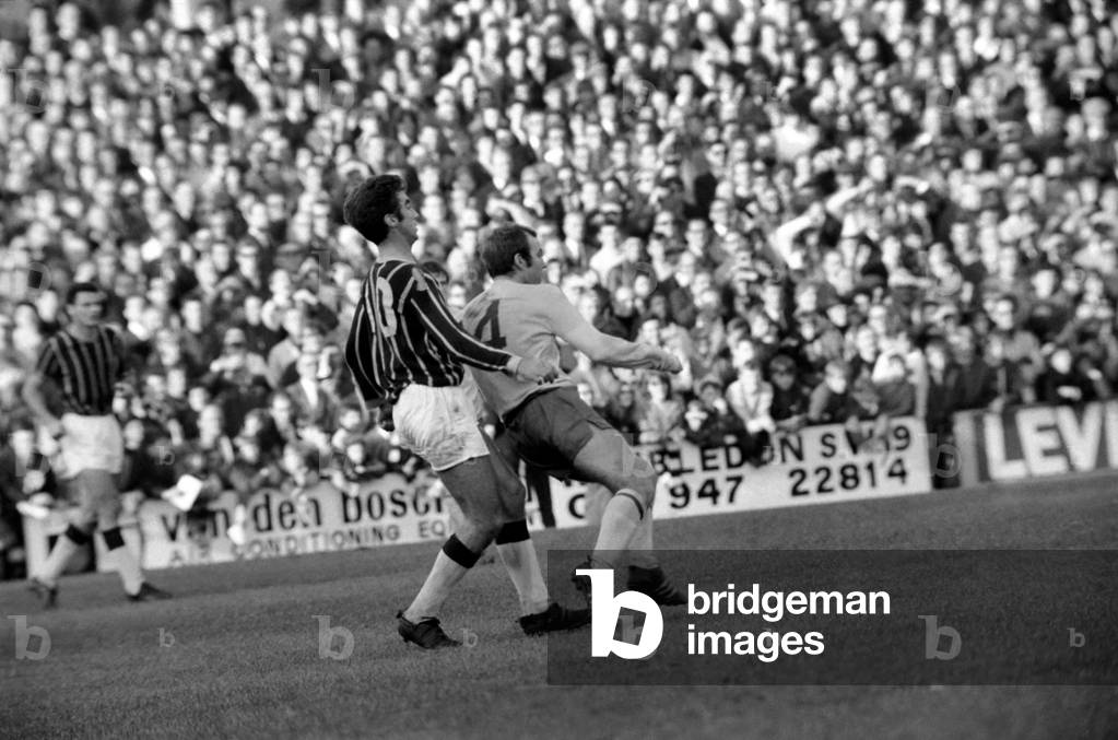 Sport: Football: Crystal Palace v. Arsenal. Action from the match. November 1969 (photo)