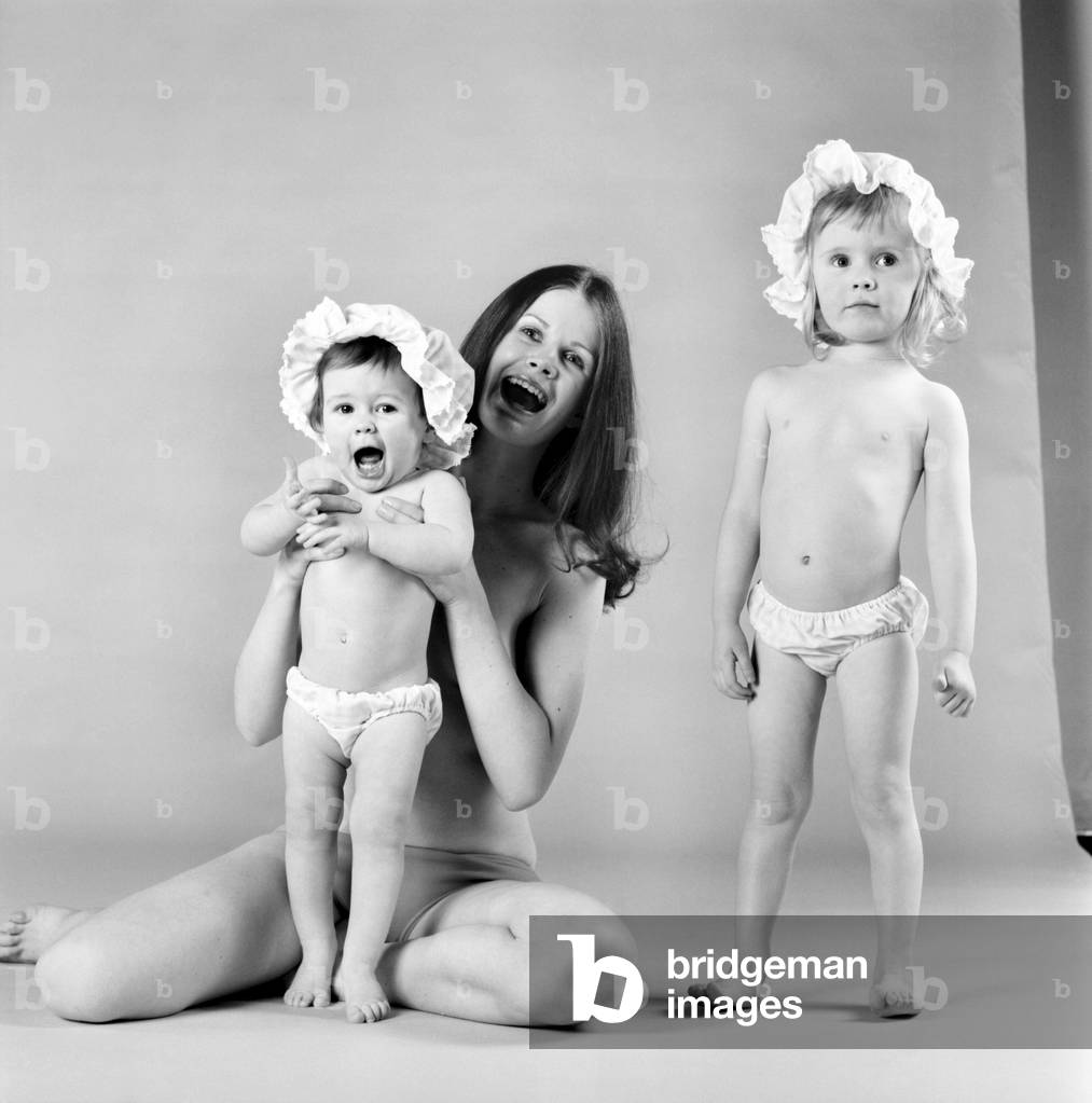 Model Bertie Meaden and Daughters, March 1975 (b/w photo)