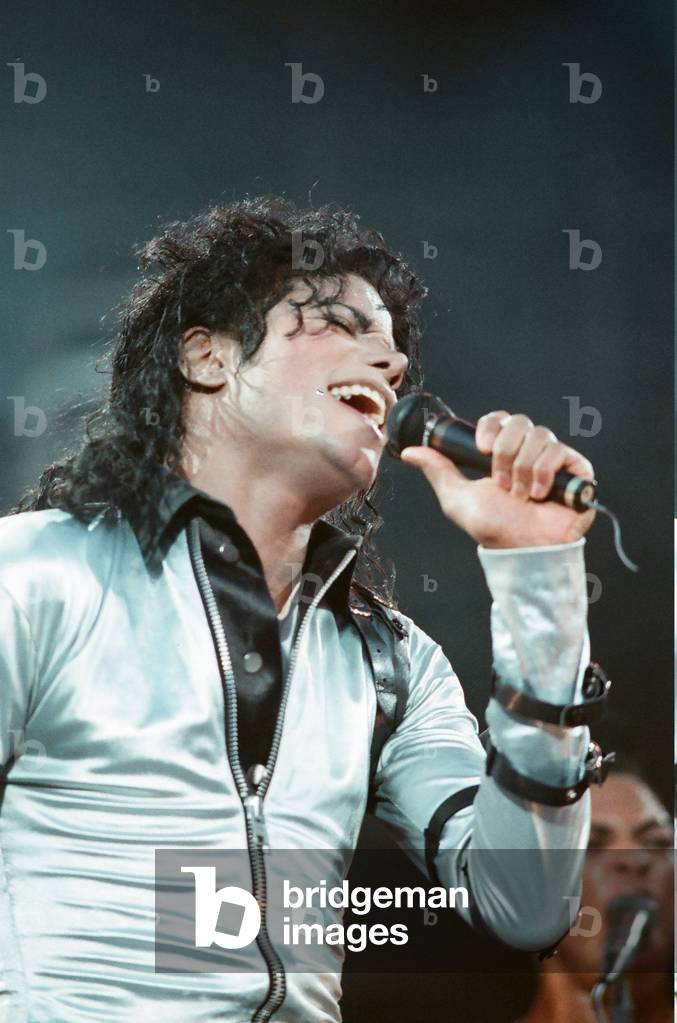 Michael Jackson in concert at Wembley, 15th July 1988 (photo)