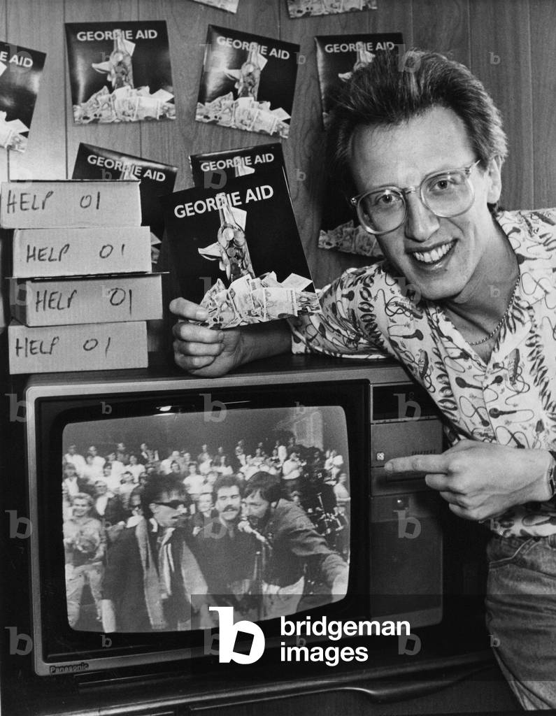 Lindisfarne drummer Ray Laidlaw promoting the charity record 'Try Giving Everything' by Geordie Aid for Ethiopia. 08/08/85