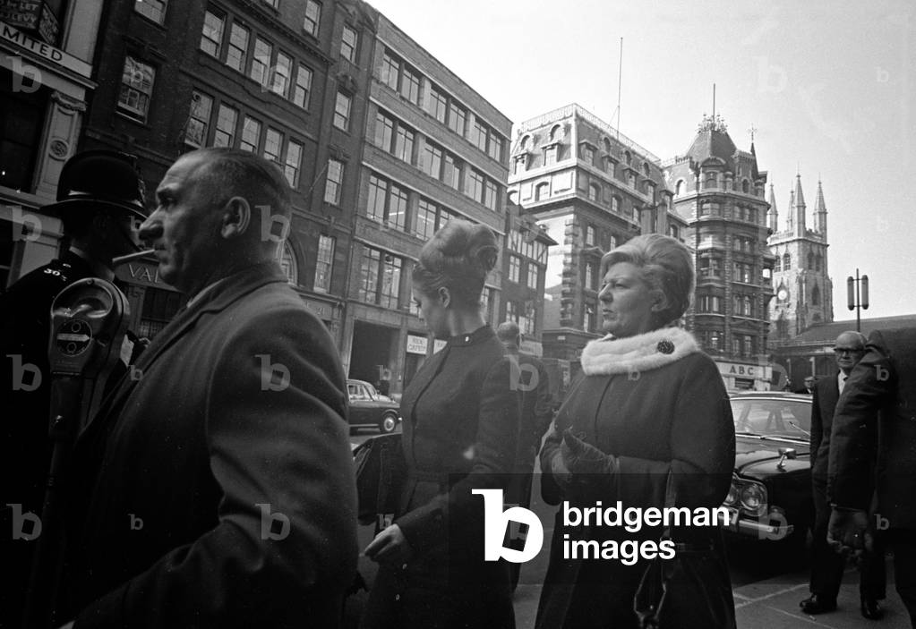 The Krays trial at The Old Bailey. Teddy Smith's fiancee (centre), 15th April 1965 (b/w photo)
