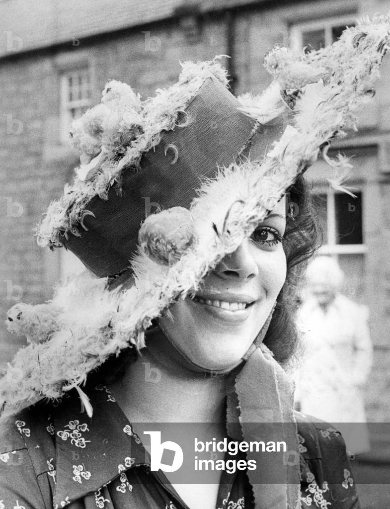 Lady wearing Easter Bonnet, 20th April 1976 (b/w photo)